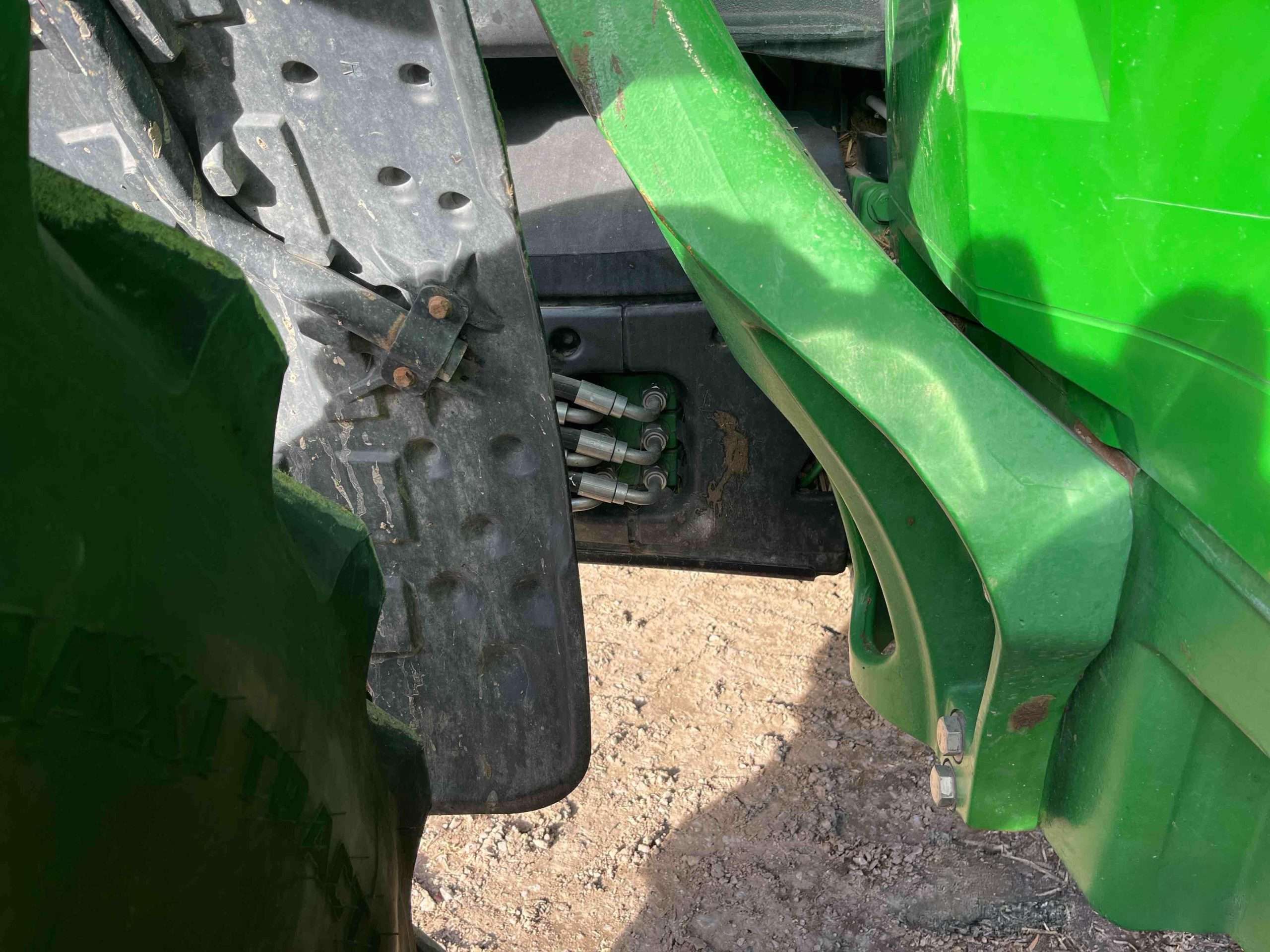 
								2015 John Deere 7210R MFWD Tractor W/Grapple Loader full									