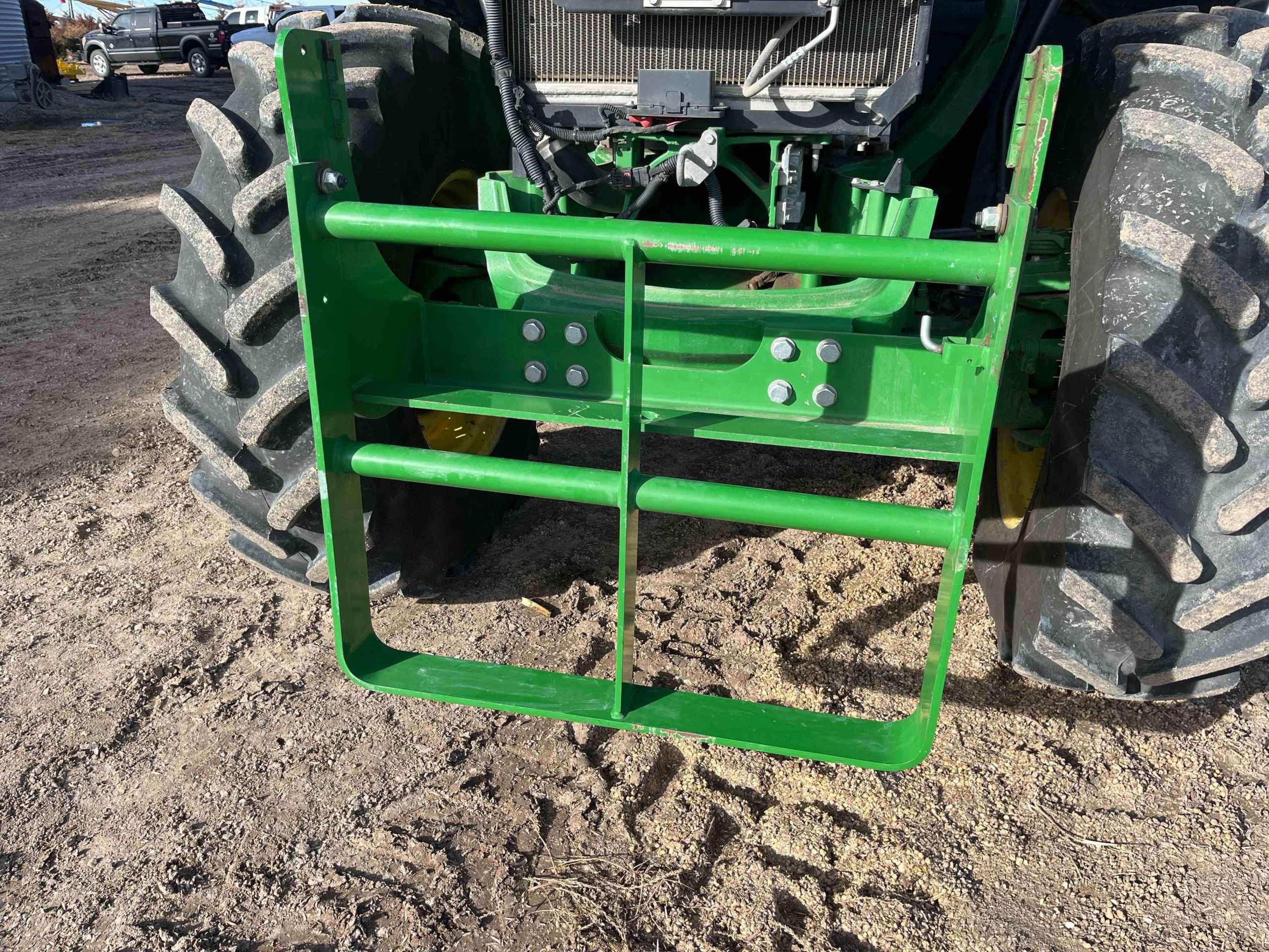 
								2015 John Deere 7210R MFWD Tractor W/Grapple Loader full									