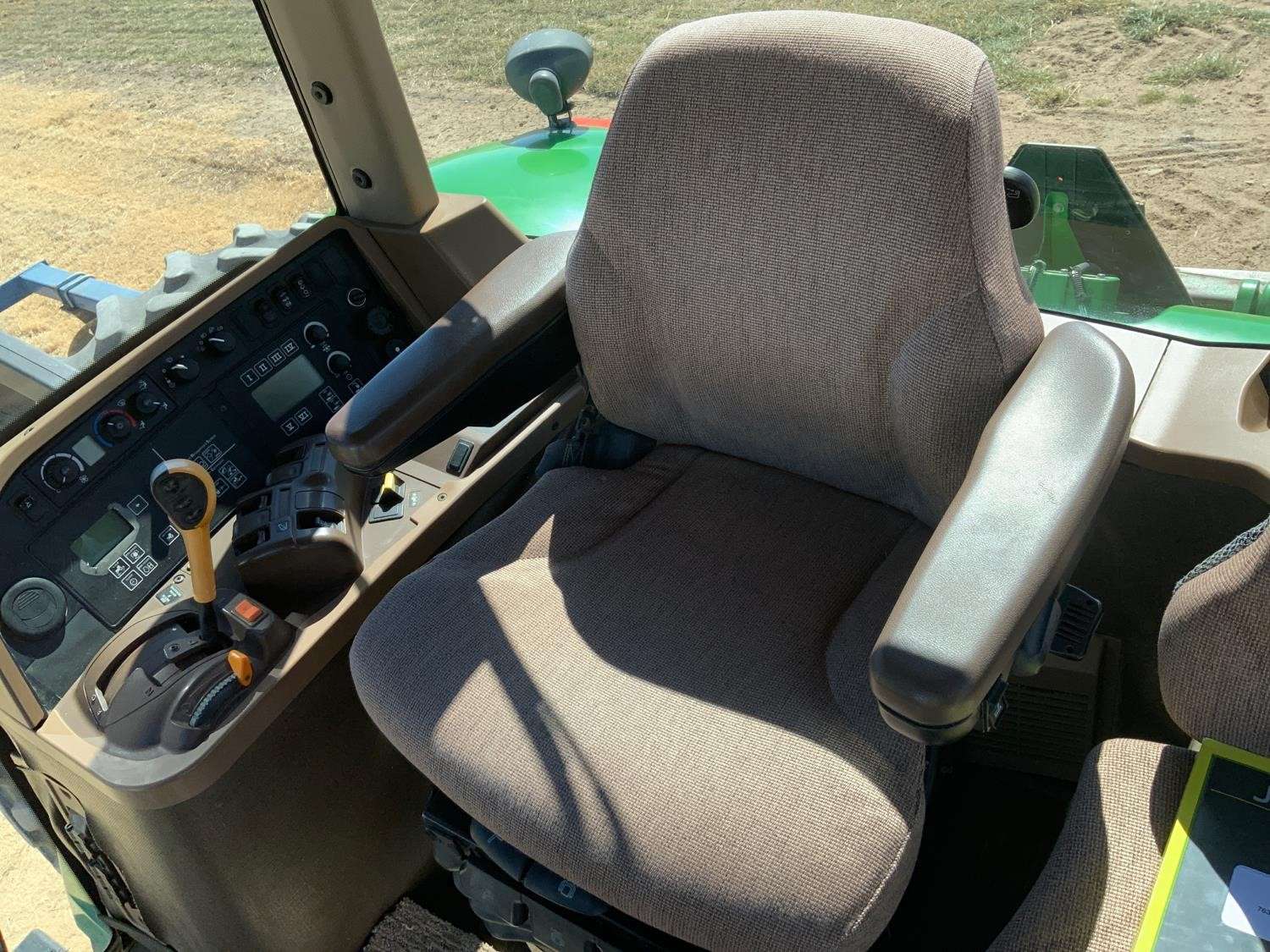 
								2011 John Deere 7830 MFWD Tractor full									