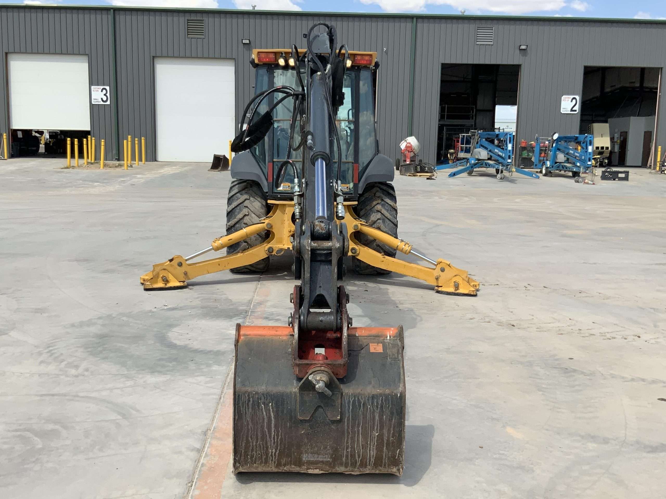 
								John Deere 410K 4WD full									