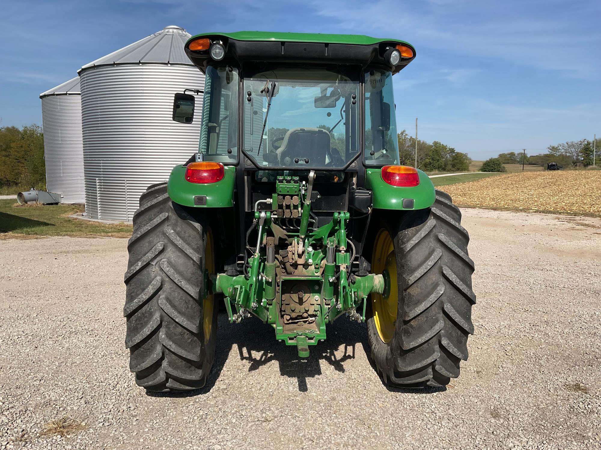 
								2015 John Deere 5075M MFWD Tractor W/Loader full									