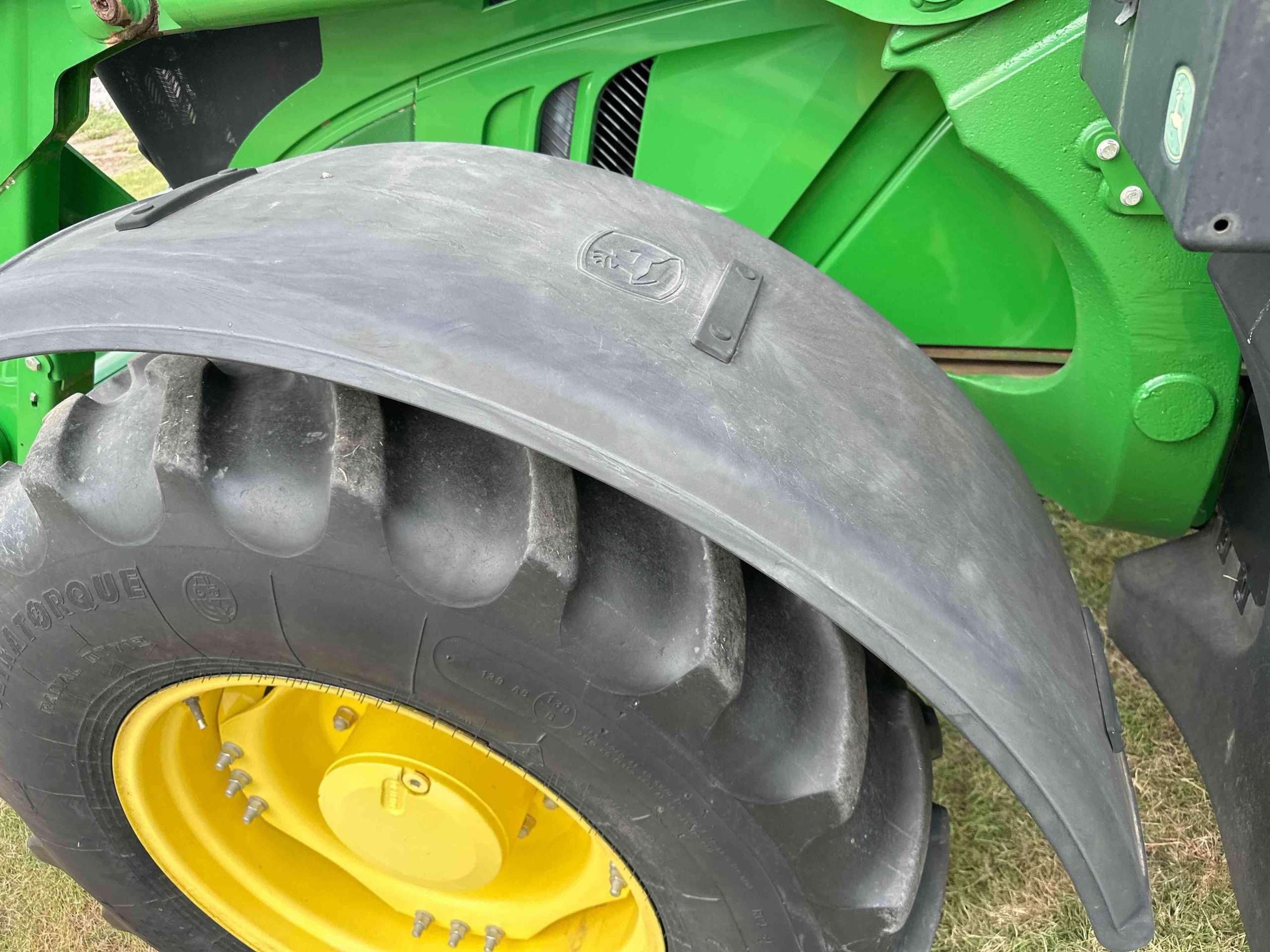 
								2017 John Deere 6155R MFWD Tractor W/Loader full									