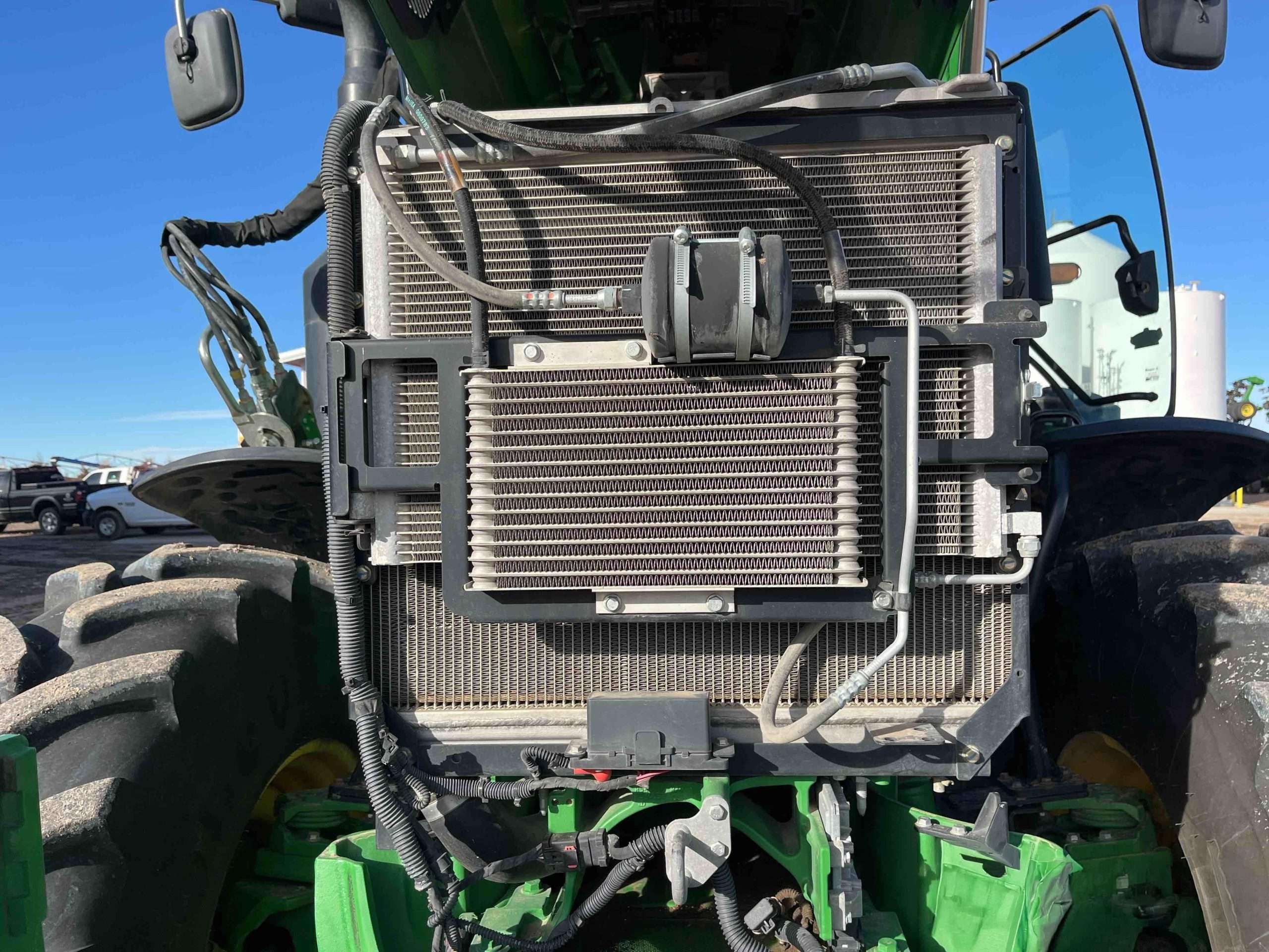 
								2015 John Deere 7210R MFWD Tractor W/Grapple Loader full									