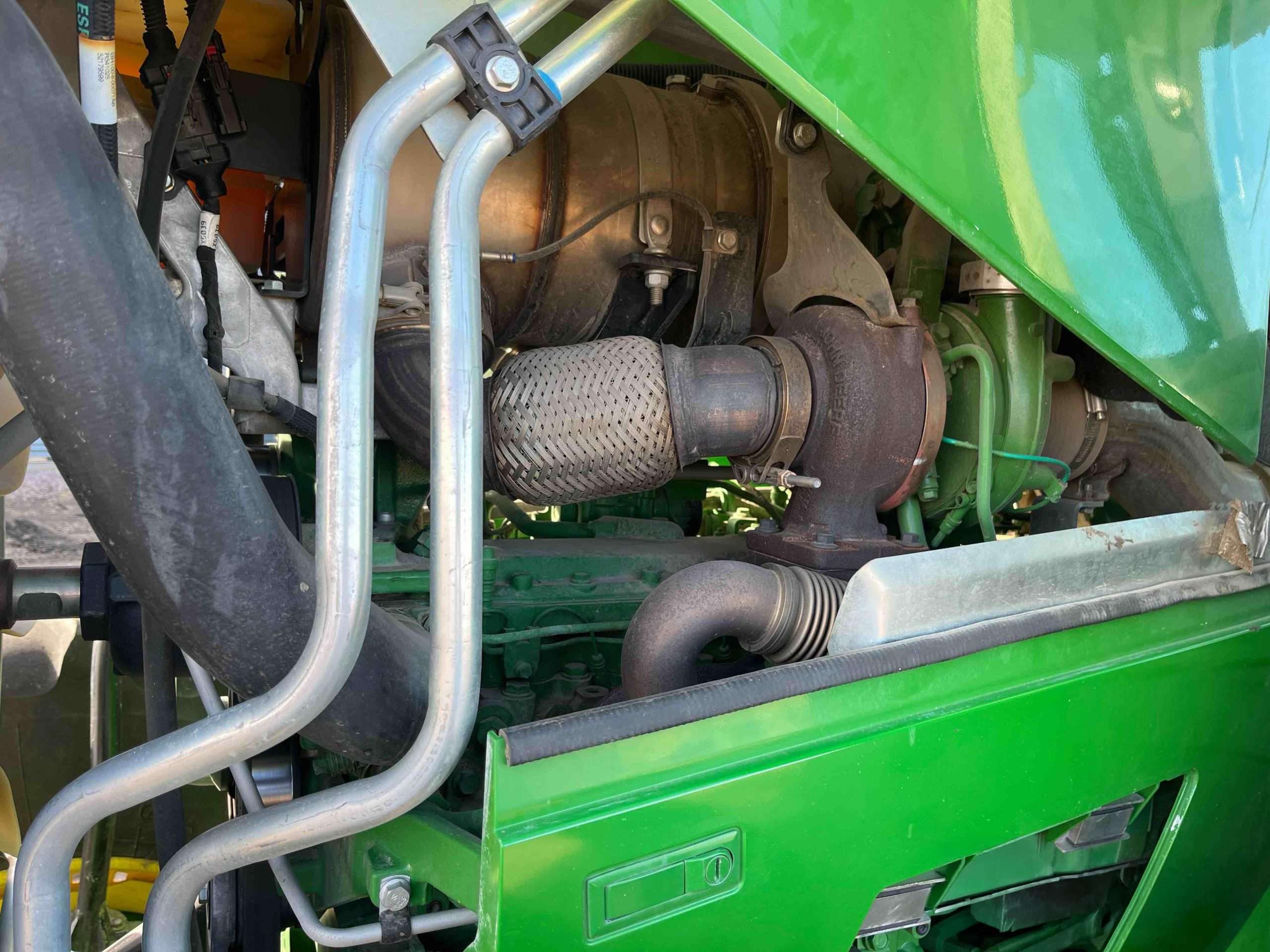 
								2015 John Deere 7210R MFWD Tractor W/Grapple Loader full									