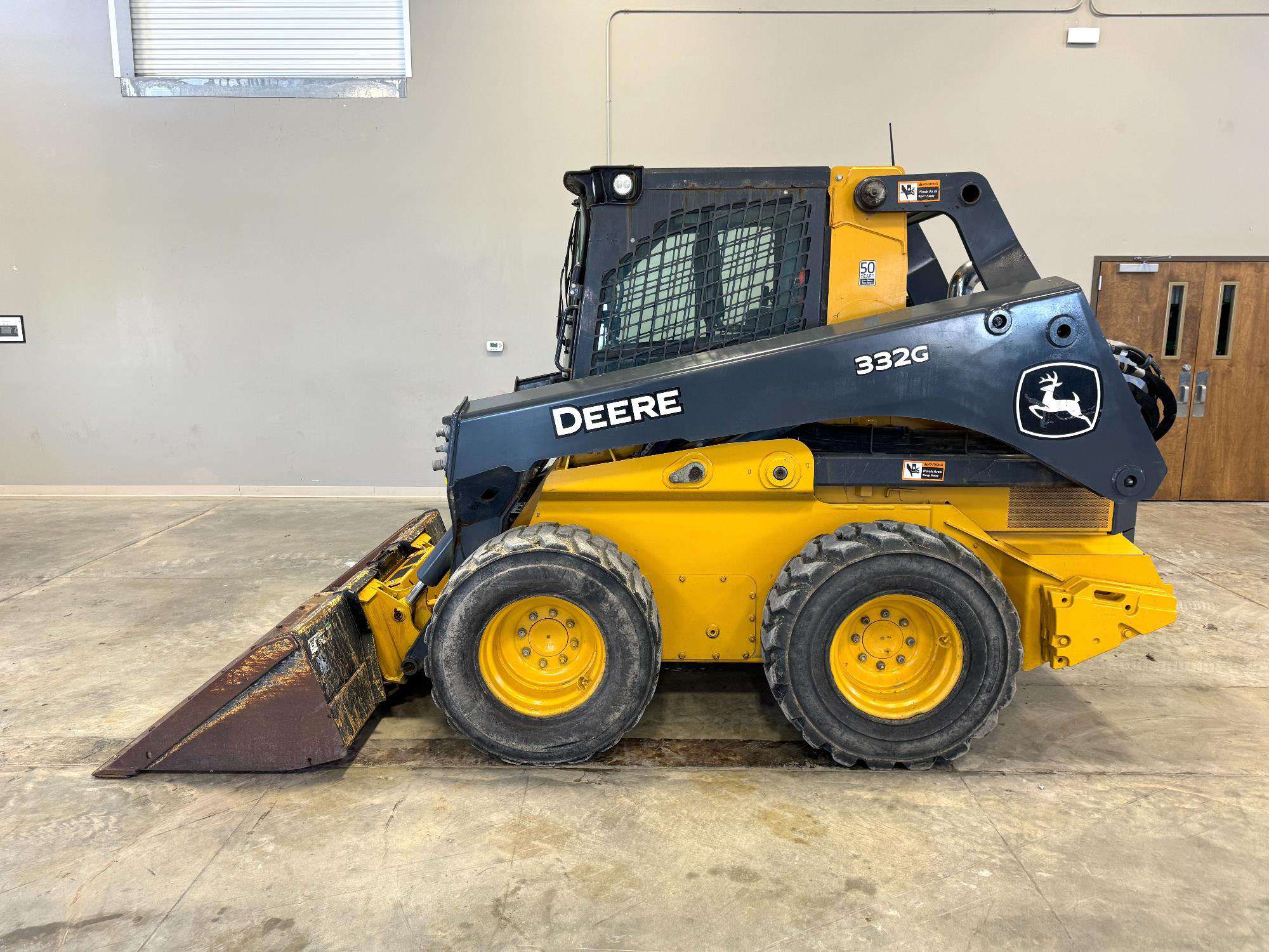
								2021 John Deere 332G full									
