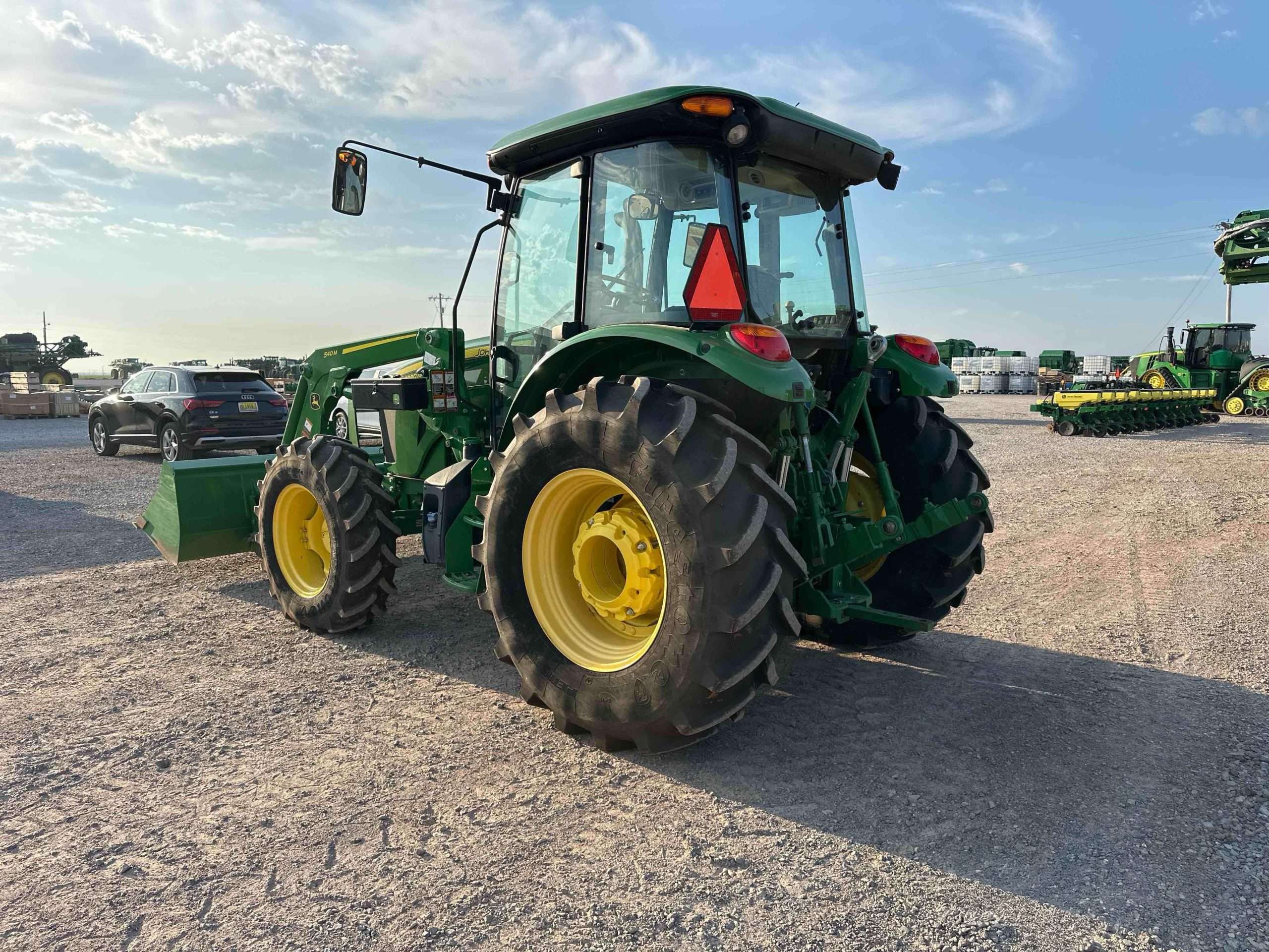 
								2021 John Deere 5090M MFWD Tractor W/Loader full									