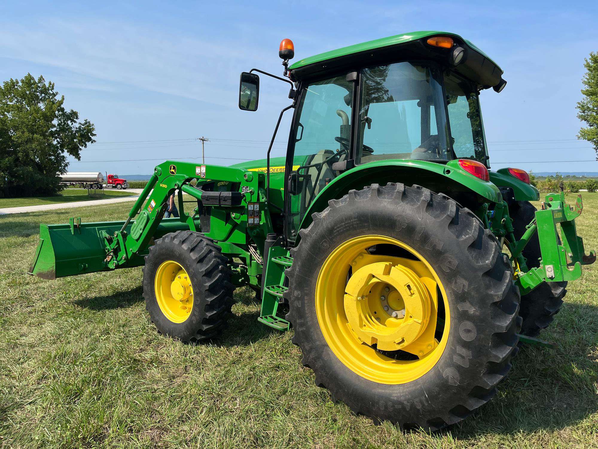 
								2014 John Deere 6130D MFWD Tractor W/Loader full									