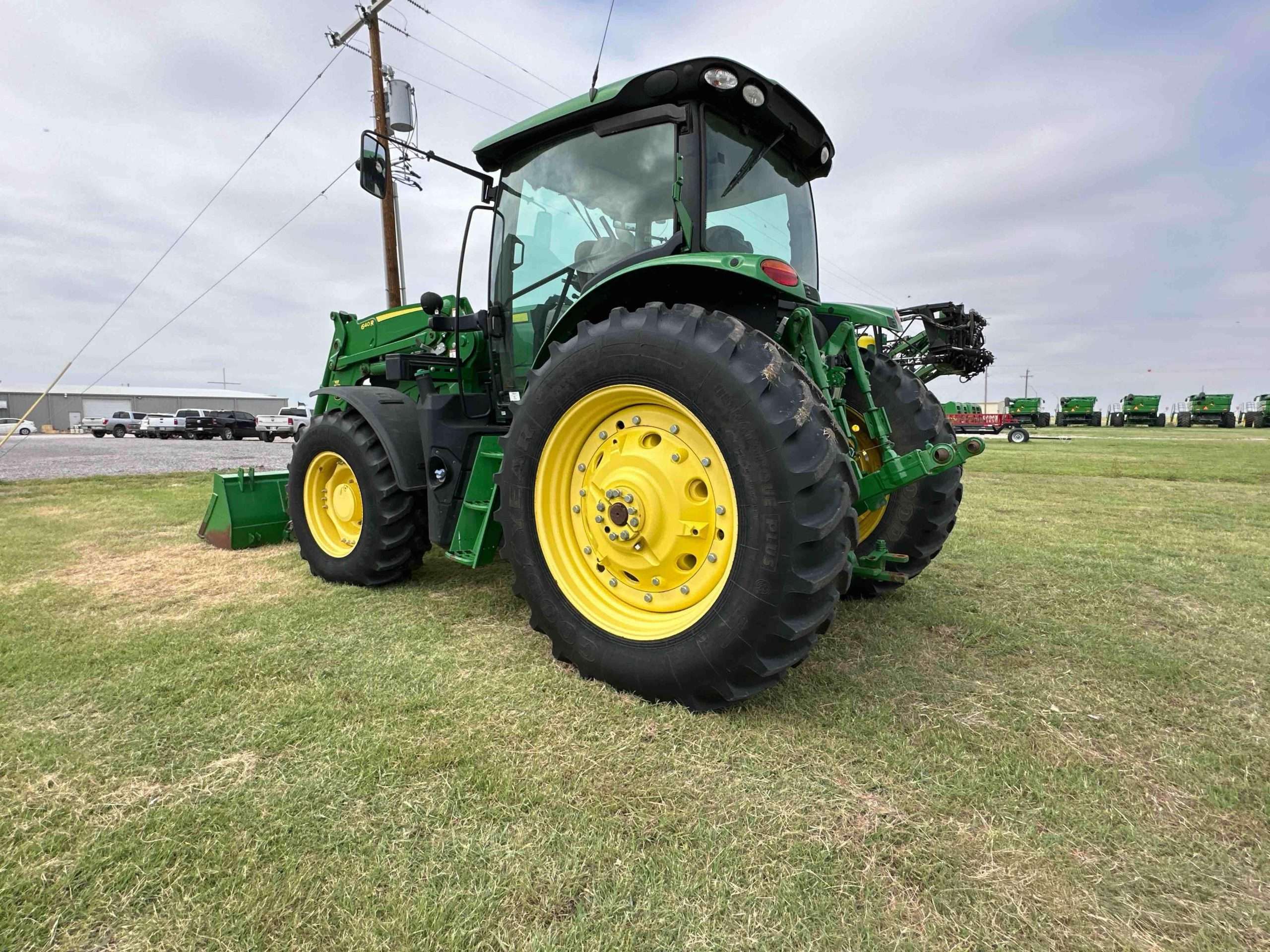 
								2017 John Deere 6155R MFWD Tractor W/Loader full									