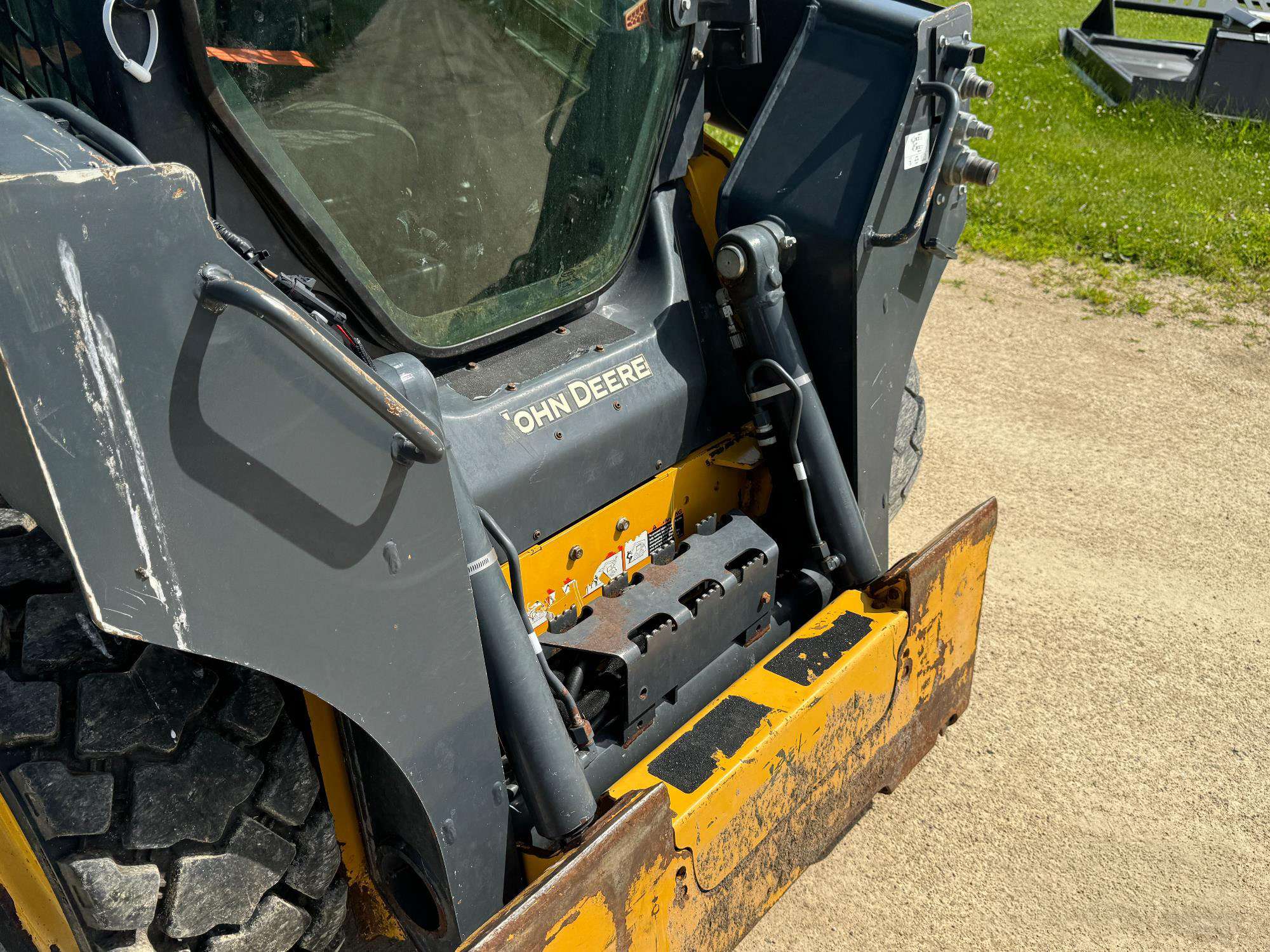 
								2019 John Deere 320G full									