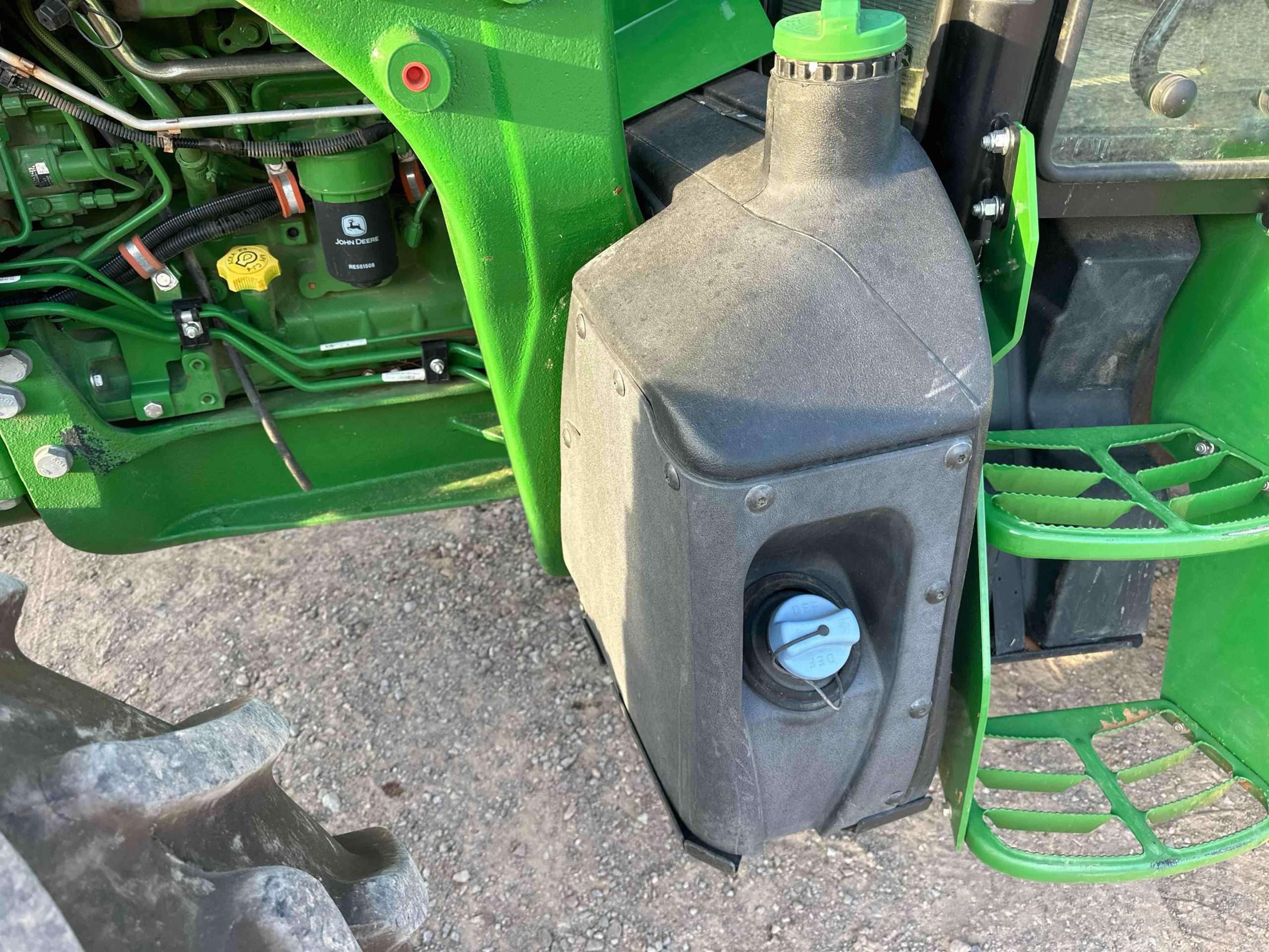 
								2021 John Deere 5090M MFWD Tractor W/Loader full									