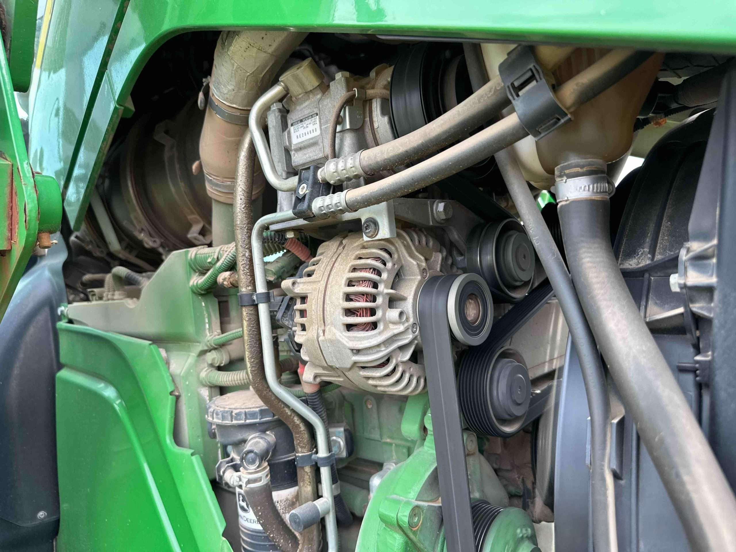 
								2017 John Deere 6155R MFWD Tractor W/Loader full									