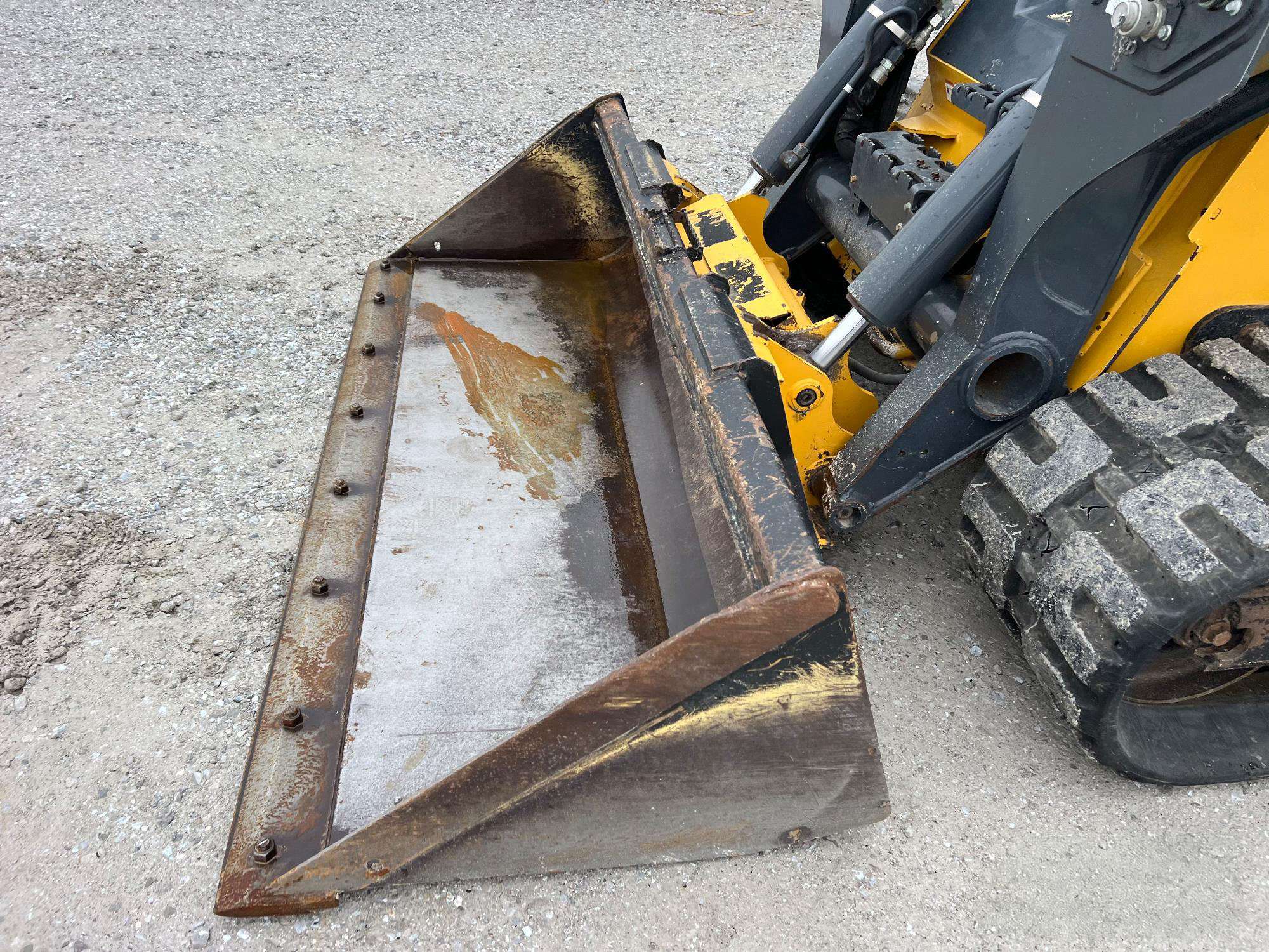 
								2017 John Deere 333G Compact Track Loader full									
