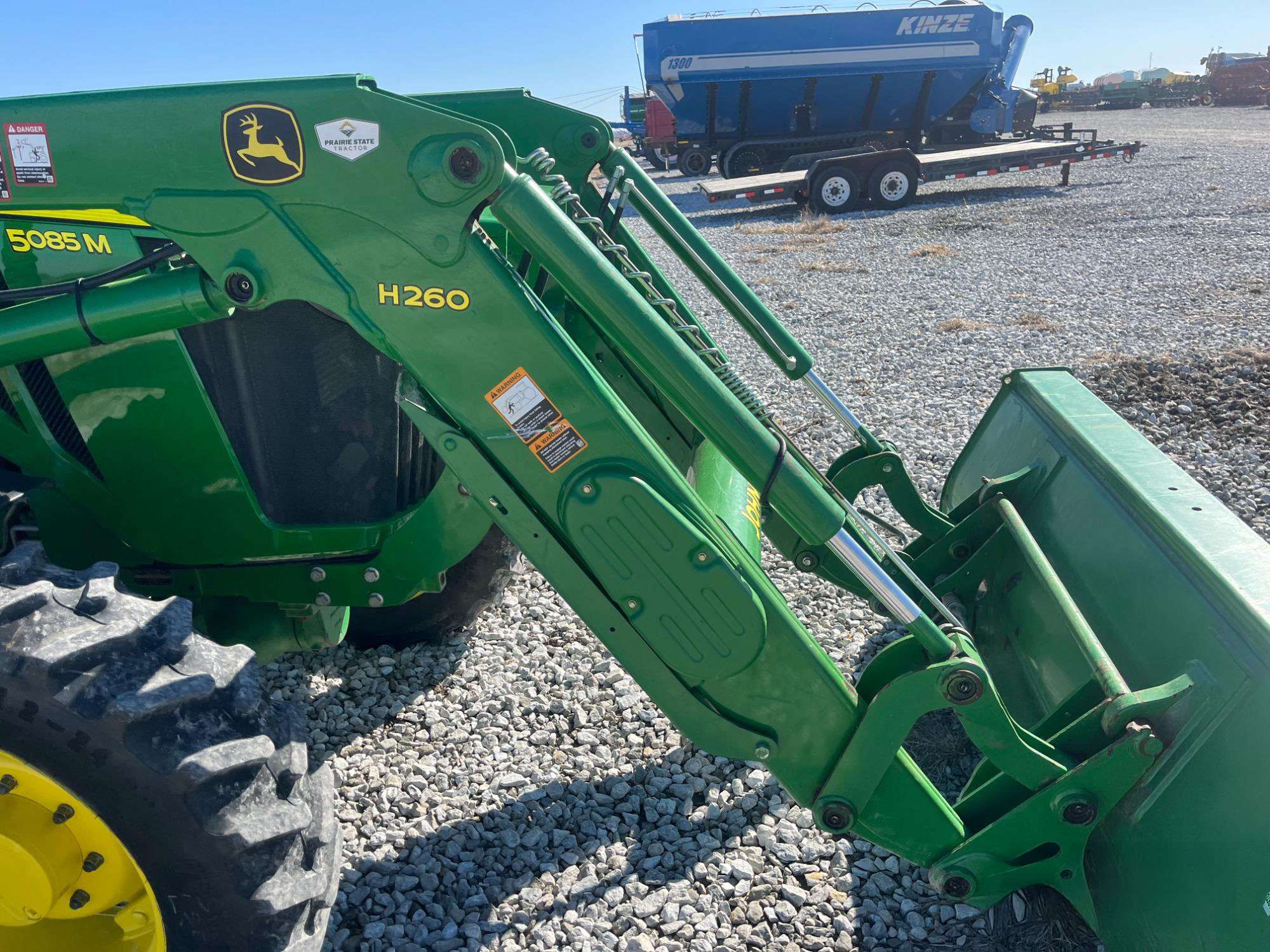 
								2013 John Deere 5085M full									