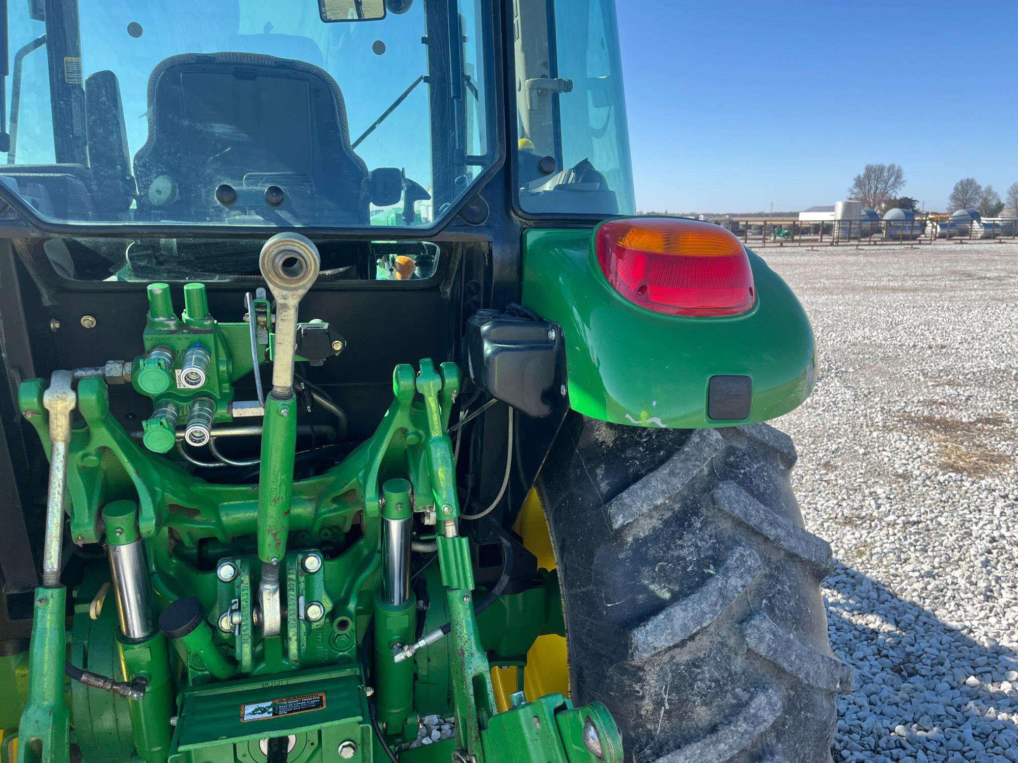 
								2013 John Deere 5085M full									