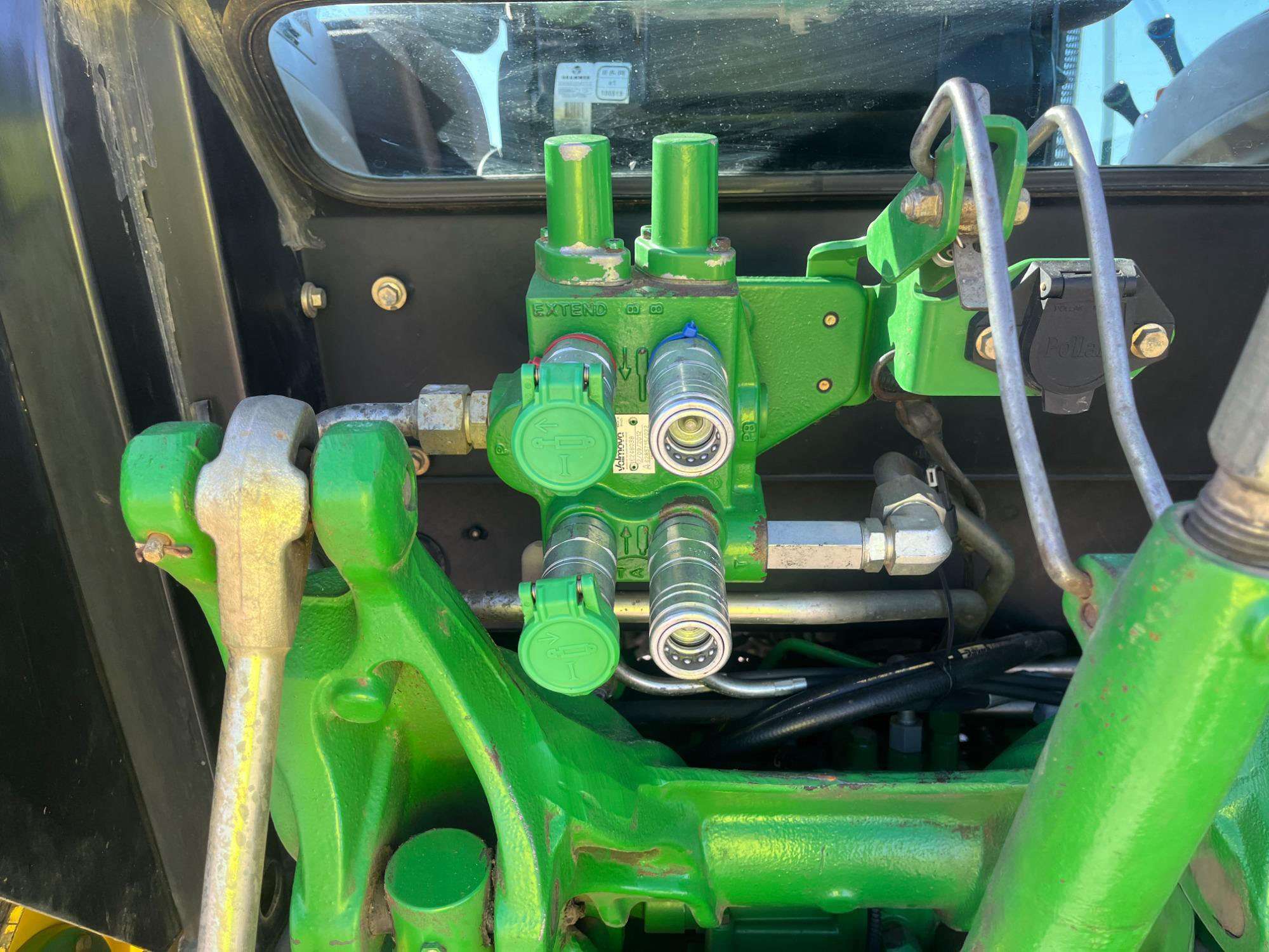 
								2013 John Deere 5085M full									
