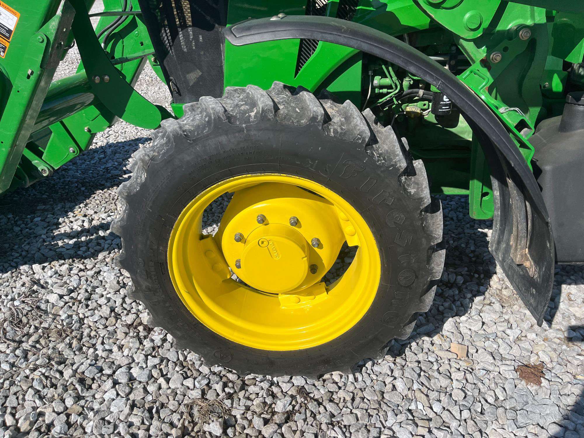 
								2013 John Deere 5085M full									