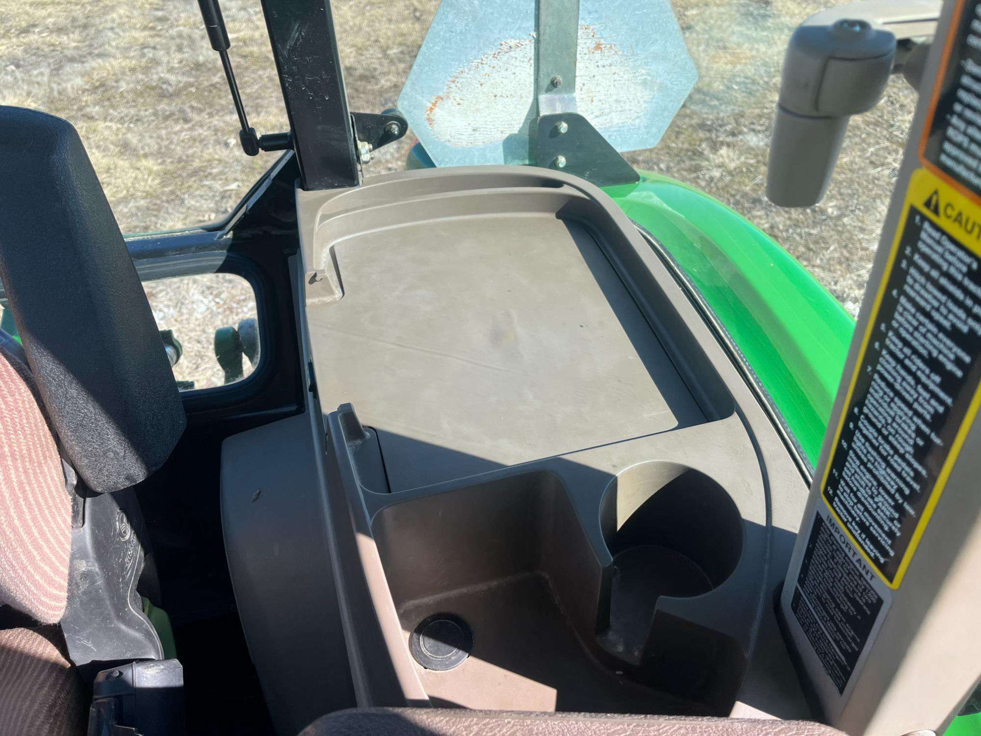 
								2013 John Deere 5085M full									