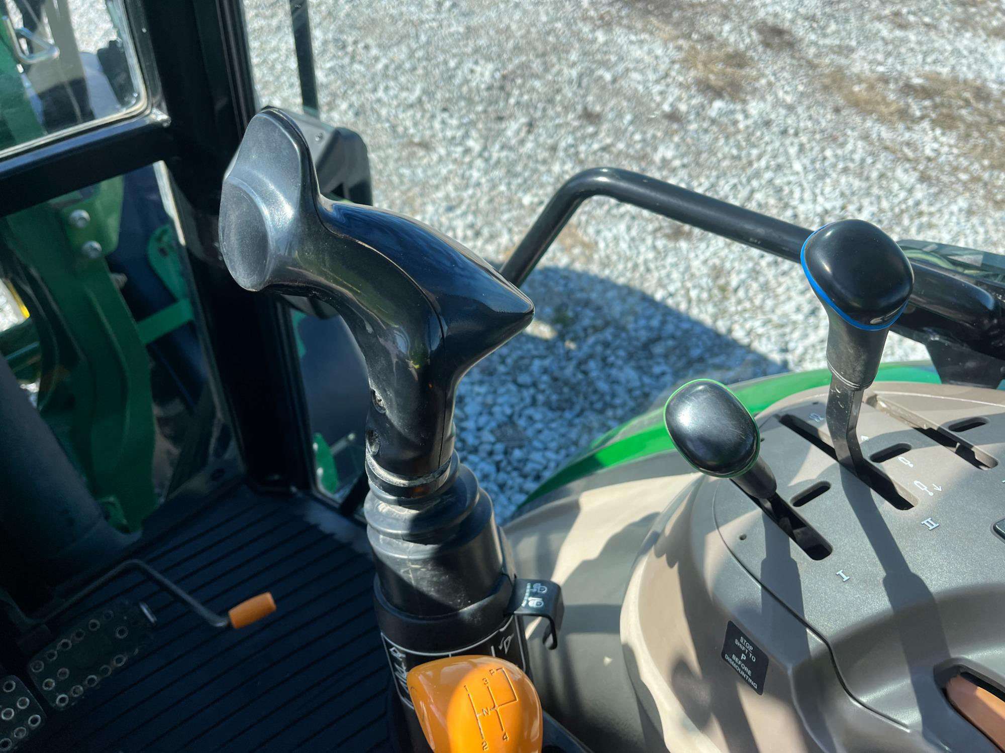 
								2013 John Deere 5085M full									