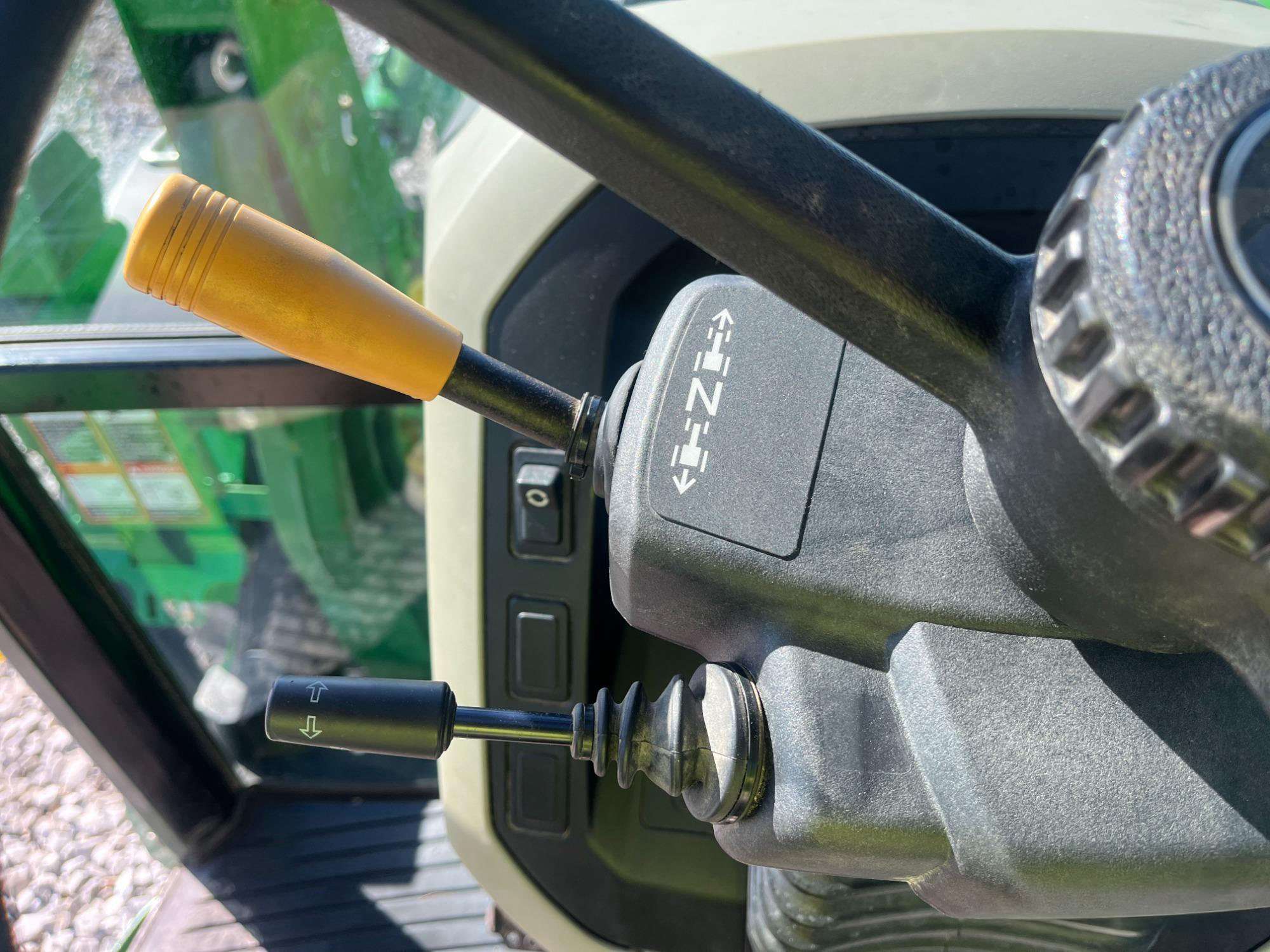 
								2013 John Deere 5085M full									