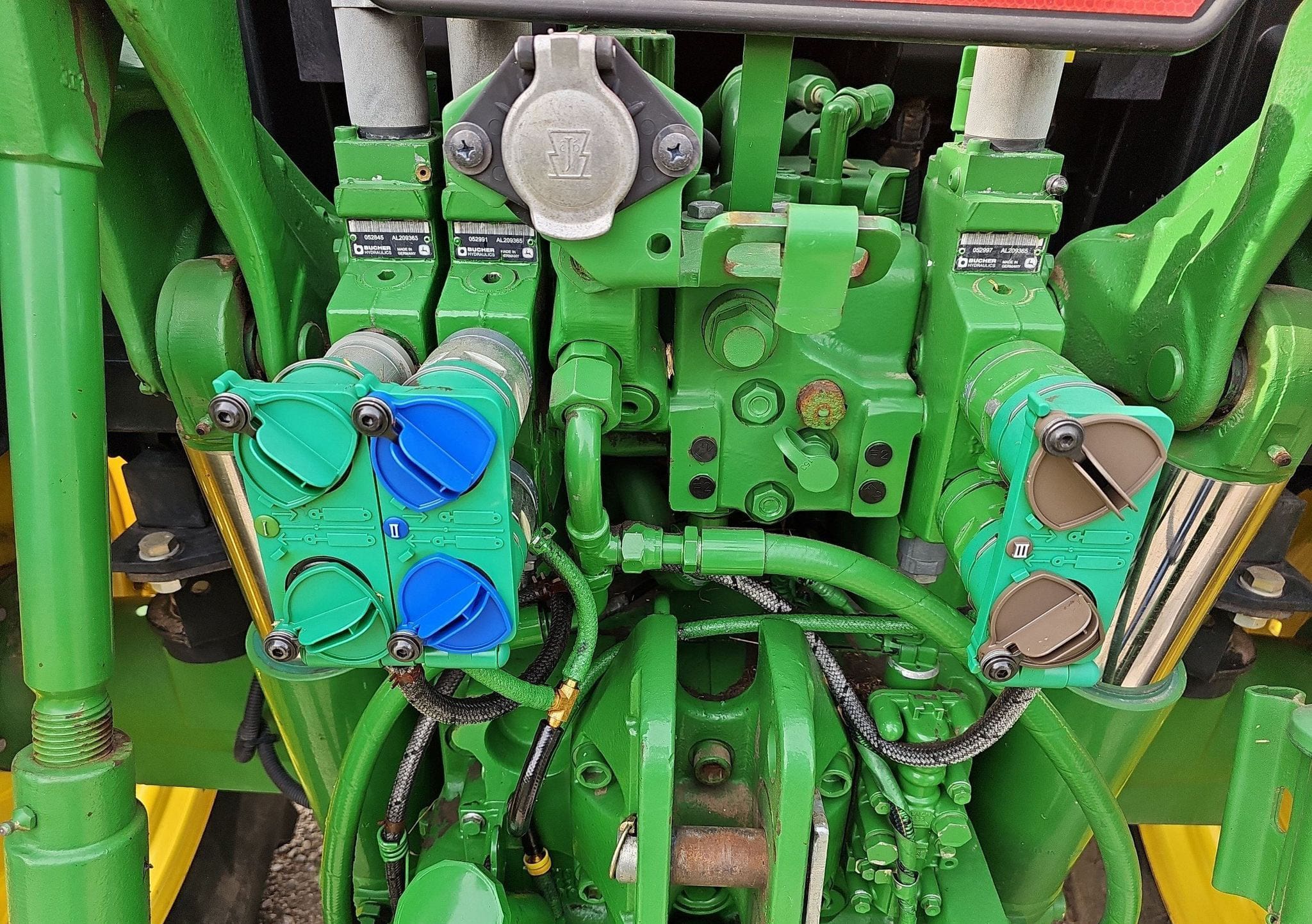 
								2014 John Deere 6115M full									