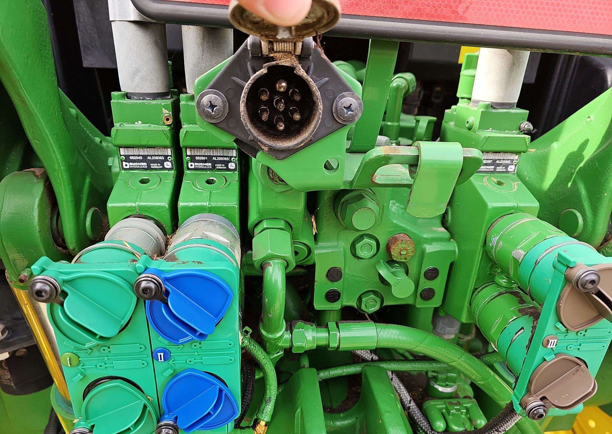 
								2014 John Deere 6115M full									