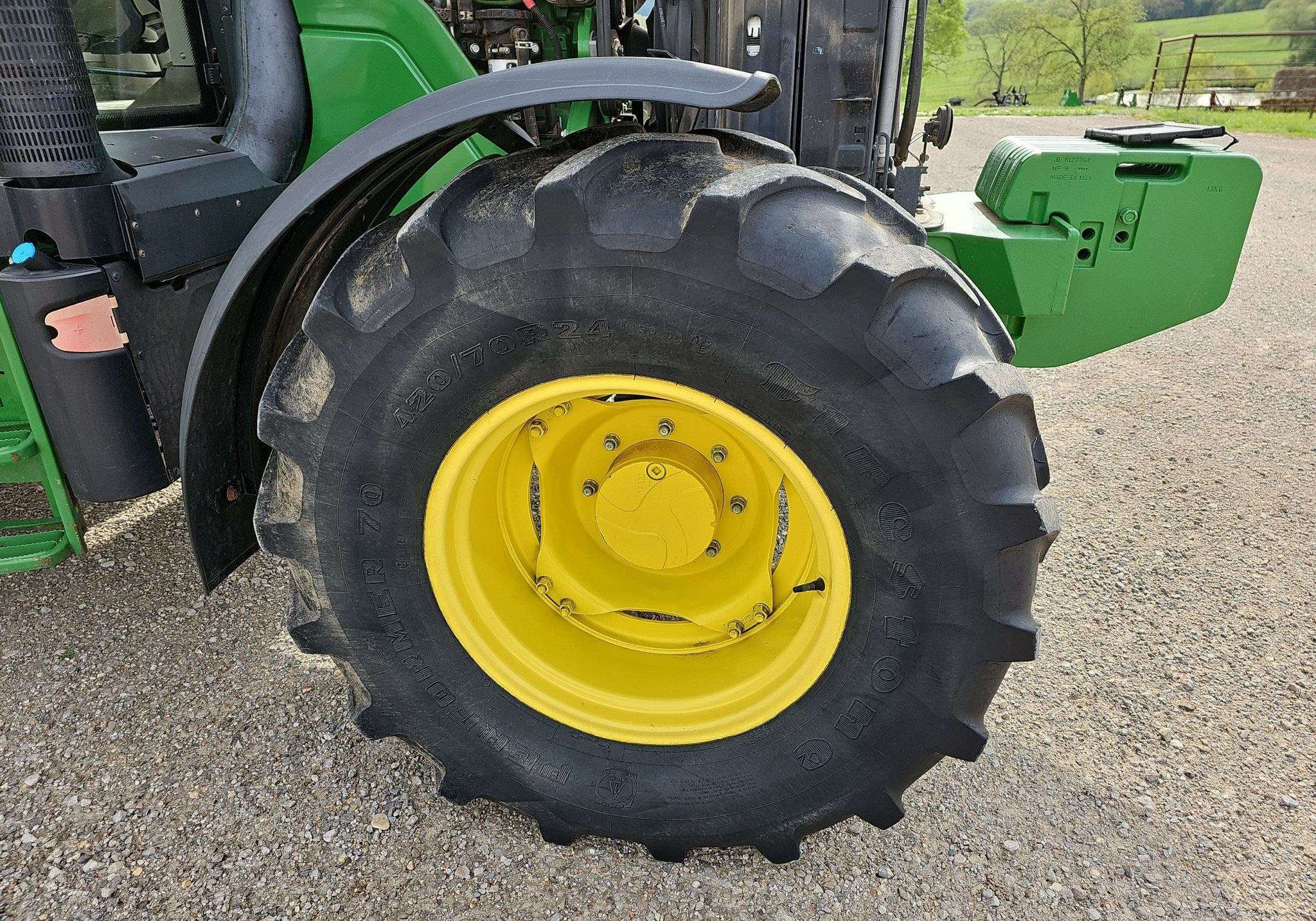 
								2014 John Deere 6115M full									