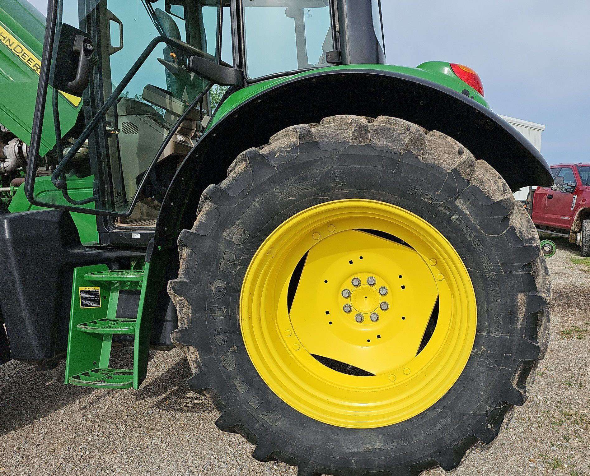 
								2014 John Deere 6115M full									